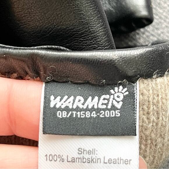 Warmen Woman’s Black Lambskin Leather Gloves with Button Detail and Cashmere - Picture 3 of 6